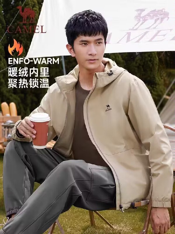 0点开始 199💵骆驼春秋情侣款防风防水夹克)5wUPWYS9JPM)/ CZ11//版型 设计 功能性都没得说防风防水很实用，关键真的帅介于运动  休闲 日常通勤也可