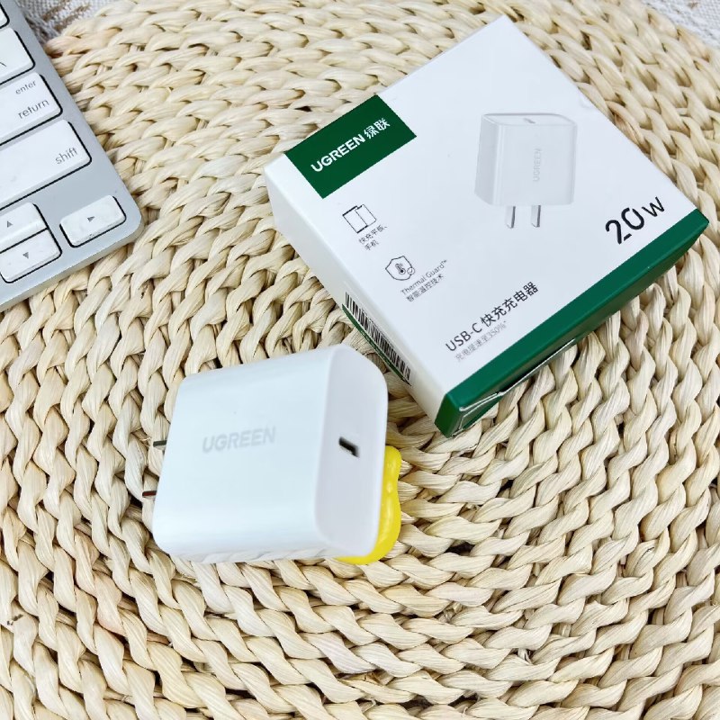 24.9亓【绿联数码旗舰店】叠上随机满减虹.包~更低价绿联pd20W苹果8-15闪充头)HhxuWV3UYr2)/ CZ11苹果官方MFI！PD重双认证智能温控，三段式快充保护充电速度快3倍~安全不发烫宝子们充电头要买大牌放心！