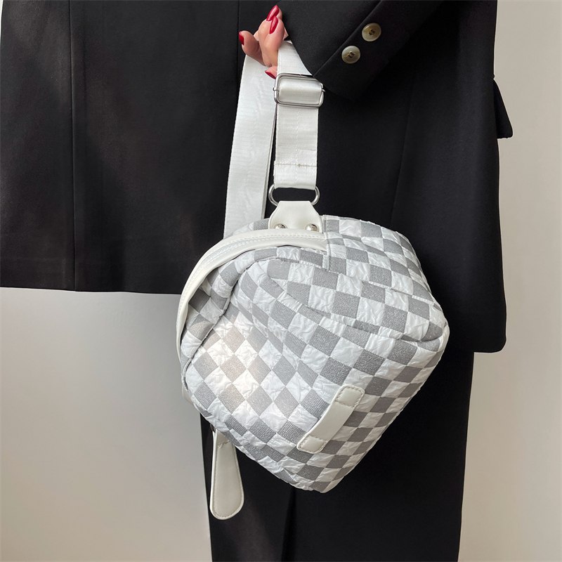 29元【meiyastyle】韩版学院风气质格子单肩包￥BOkV2RxpDzU￥/  近300w粉丝 原创包包大店铺4款颜色可选 好看实用性价比